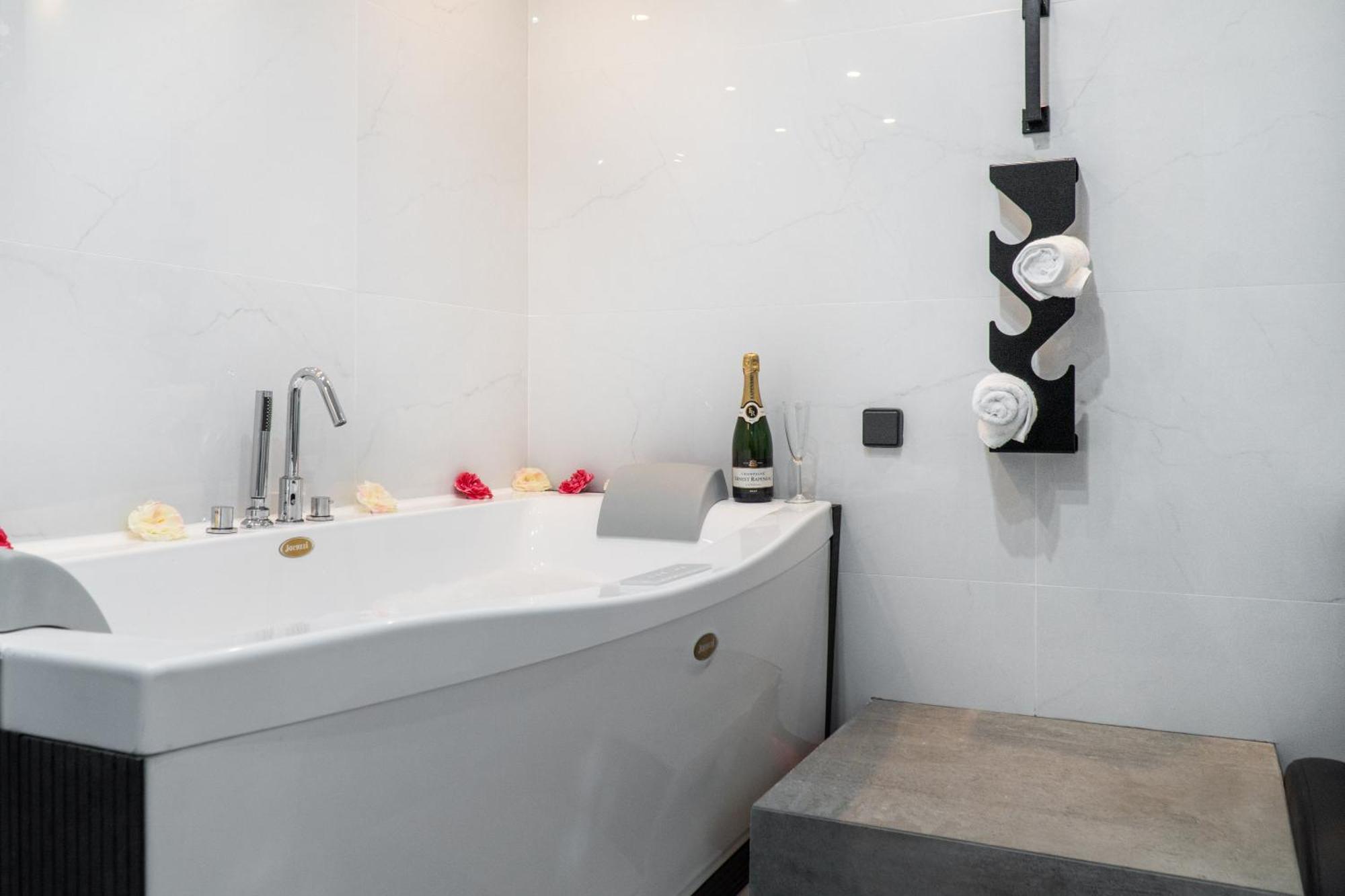 Paradise+ With Jacuzzi In The Heart Of Athens! Buitenkant foto